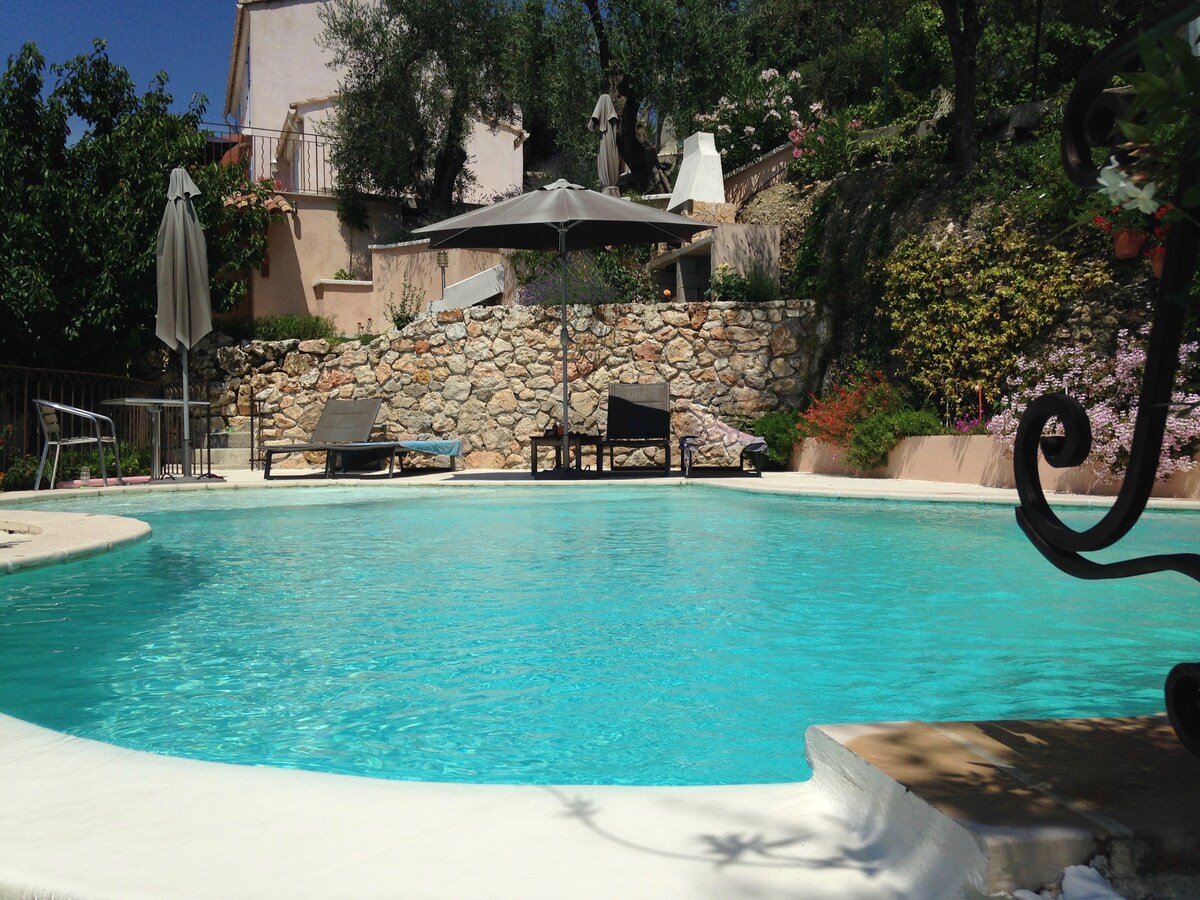 Maison au calme avec piscine à 20 minutes de Nice