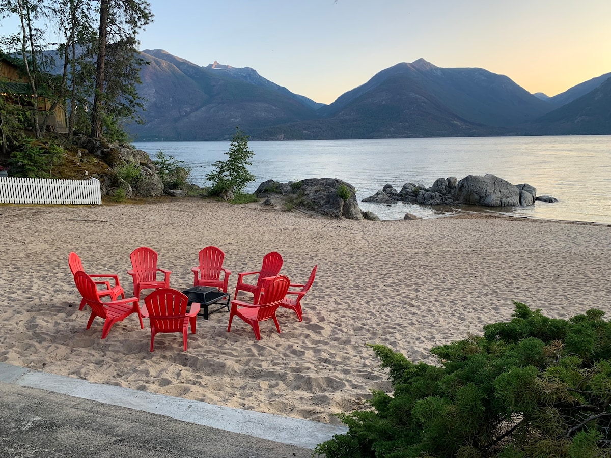 Waterfront Cabin on Beautiful Twin Bays Beach