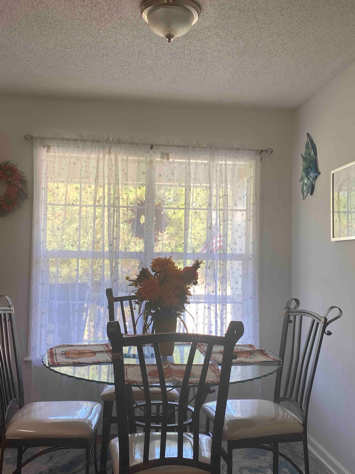 Adorable home that has privacy and close to HB !