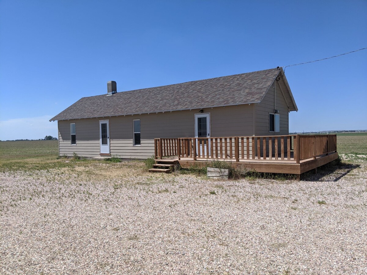 Cottage with beautiful views of Western Nebraska