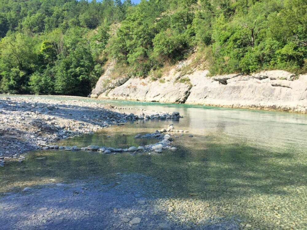 舒适房源，靠近村庄和河流