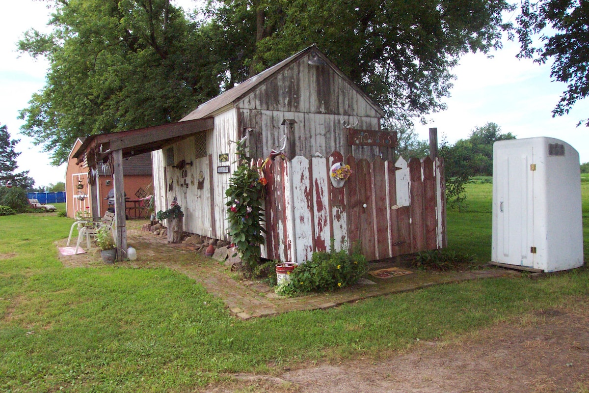 Tamra 's Country Cottage "Southern Rose"