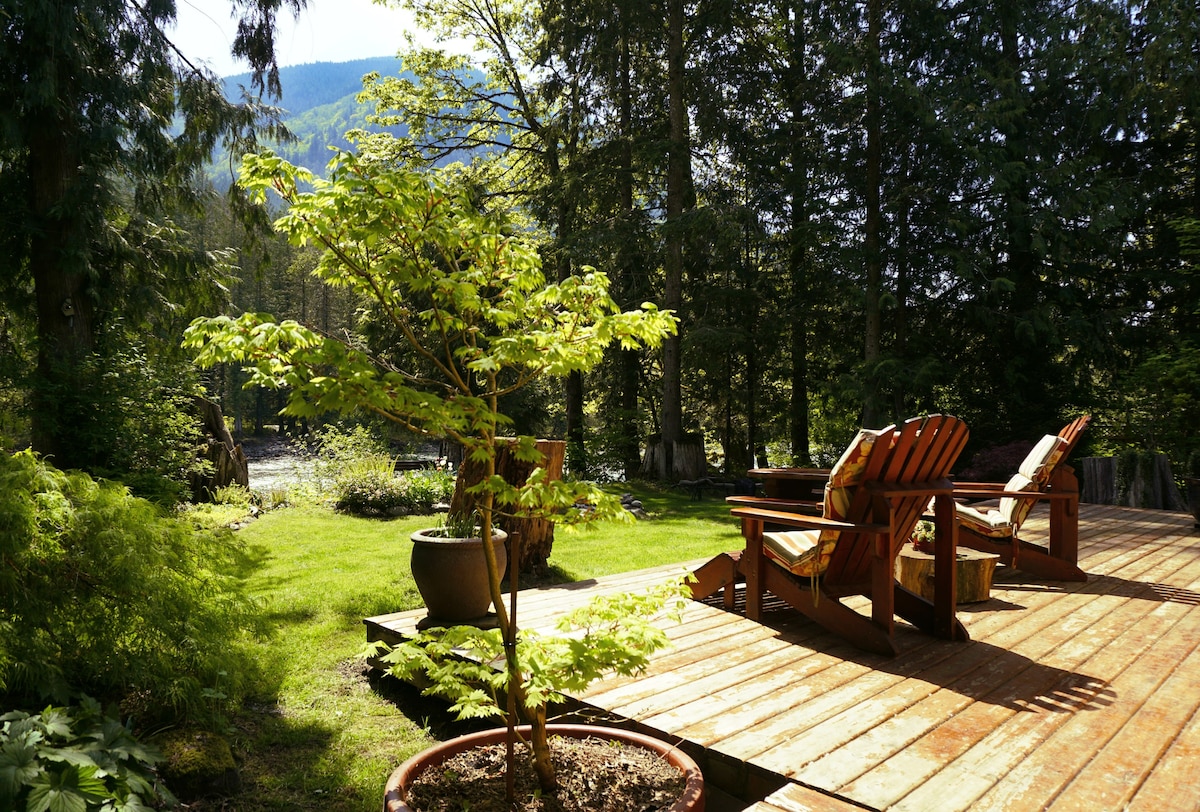 Ken的小木屋和花园。Chilliwack (Vedder) River.