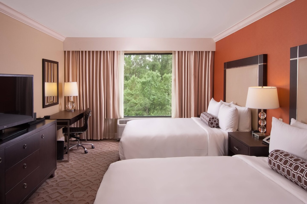 高档酒店-两间标准双人床客房-靠近迪士尼