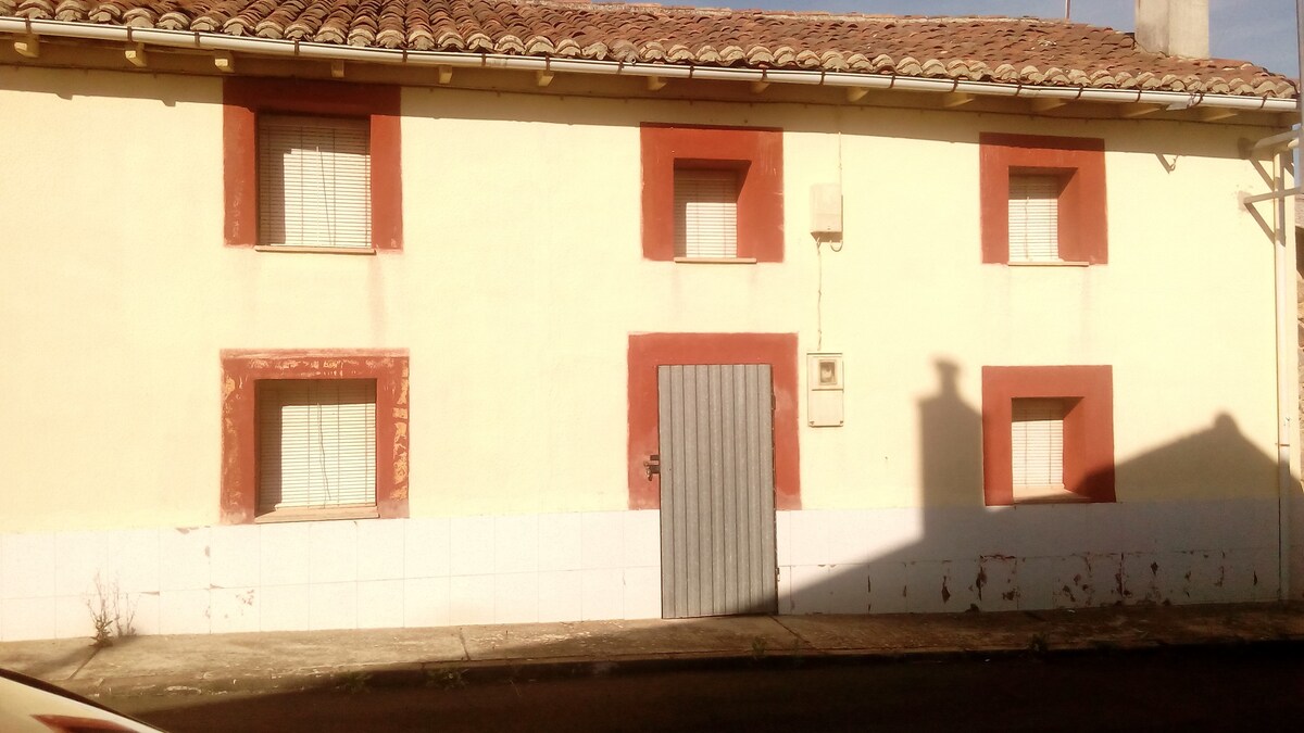 Casa de pueblo en comienzo picos de Europa, León