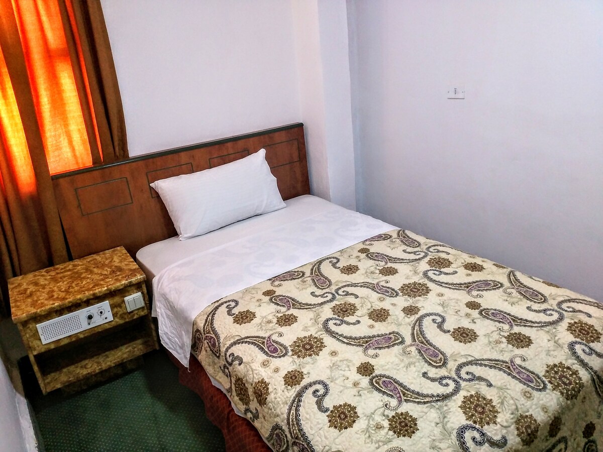 Orient Gate Hostel & Hotel