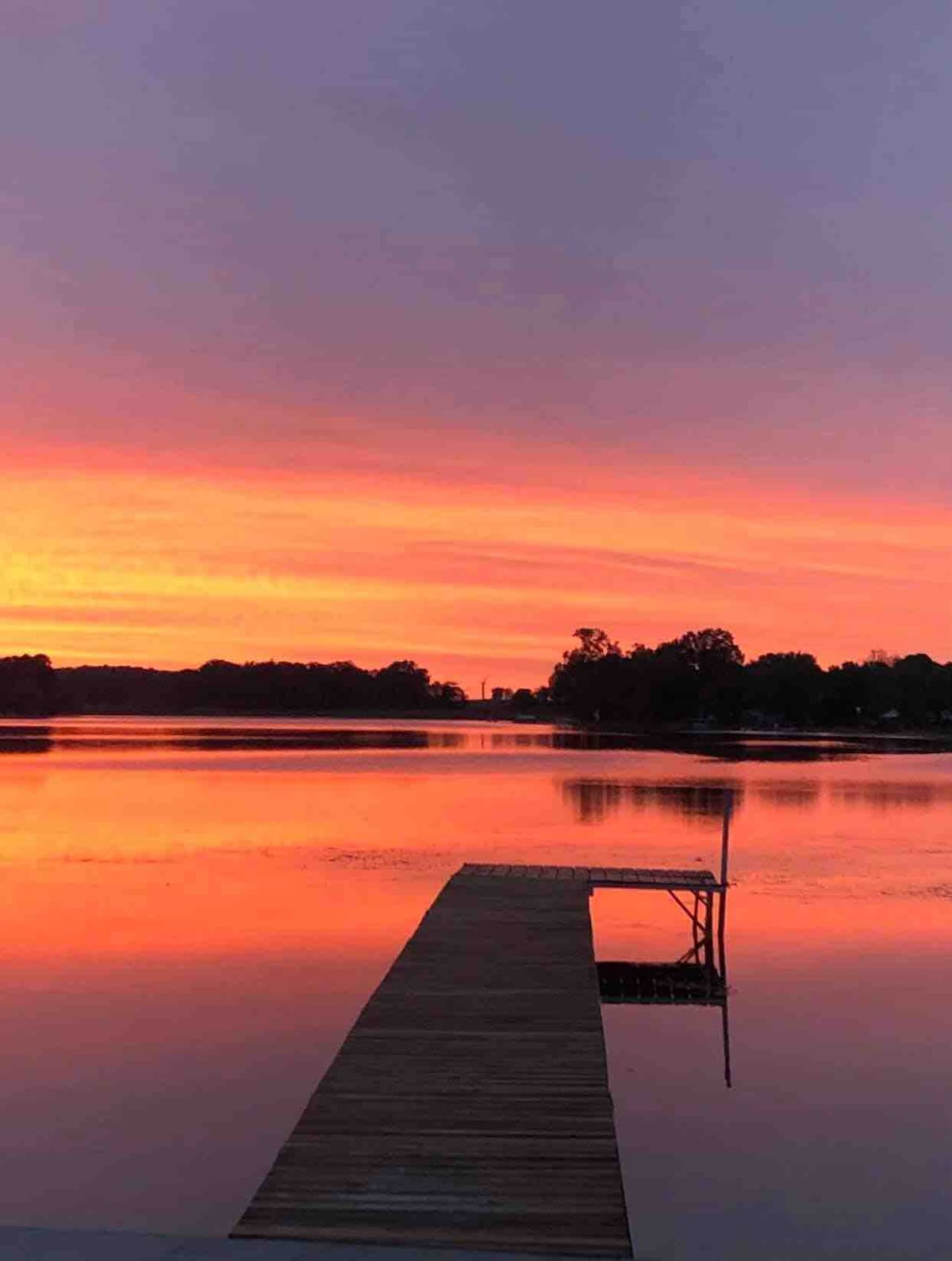 Charming Lakefront Cottage Close to Elkhart Lake