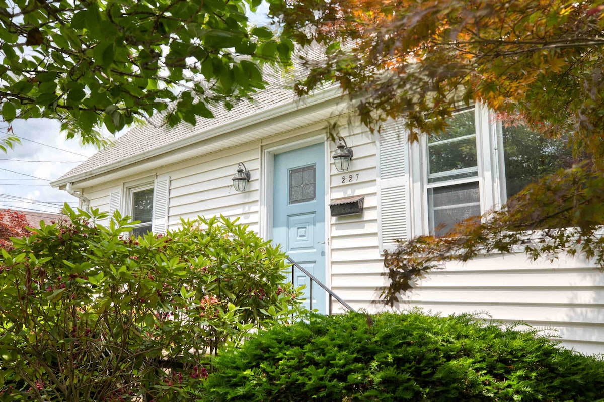 Fairfield Cottage: Cozy retreat near Universities