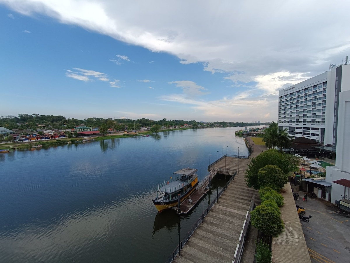 Riverbank Suite Kuching Homestay