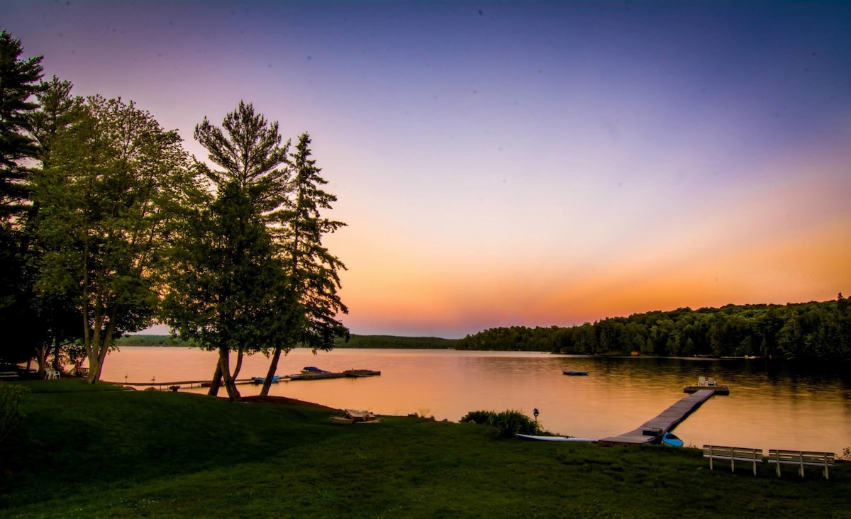 Boshkung Lake Family Cottage on Sunrise Bay