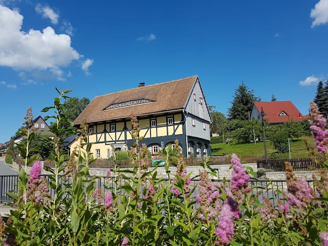 Bertsdorf-Hörnitz的民宿