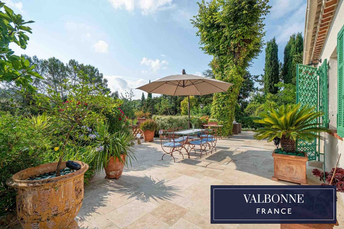 Luxury Villa with swimming pool, Valbonne village!
