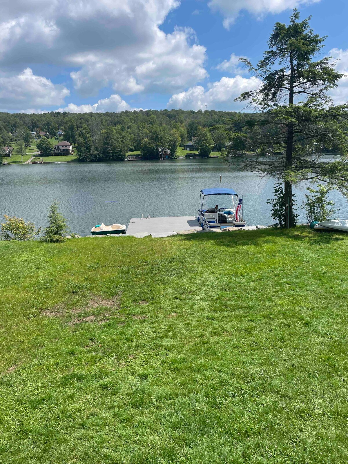 Cottage on Laurel Lake, perfect for a family