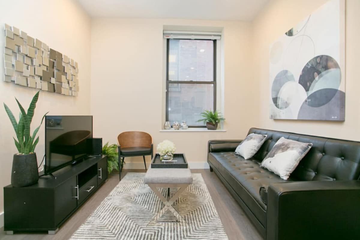 Newly Designed Loft | Fast Wifi | Pet Friendly