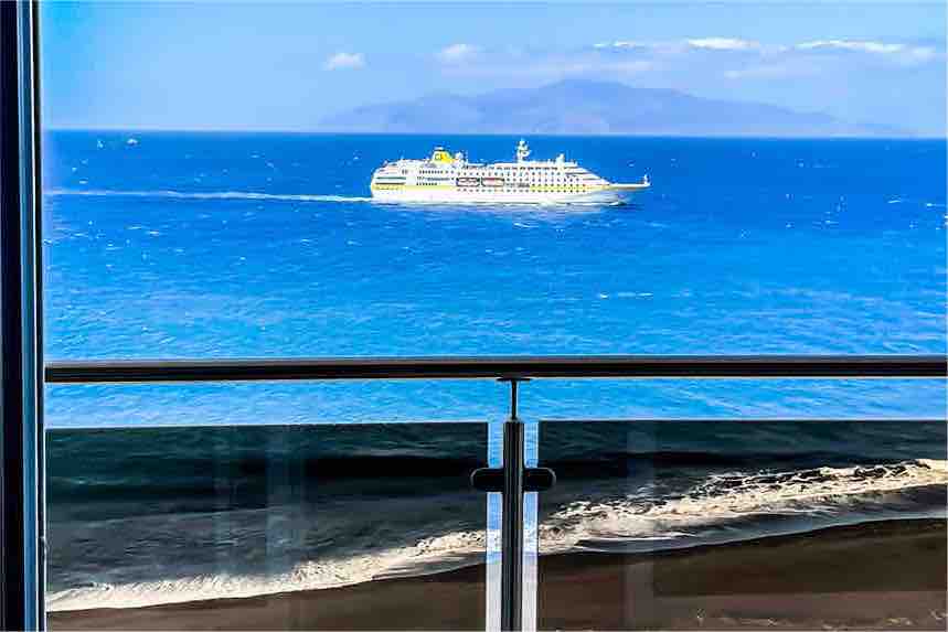 Charming beach front hotel room with balcony 103