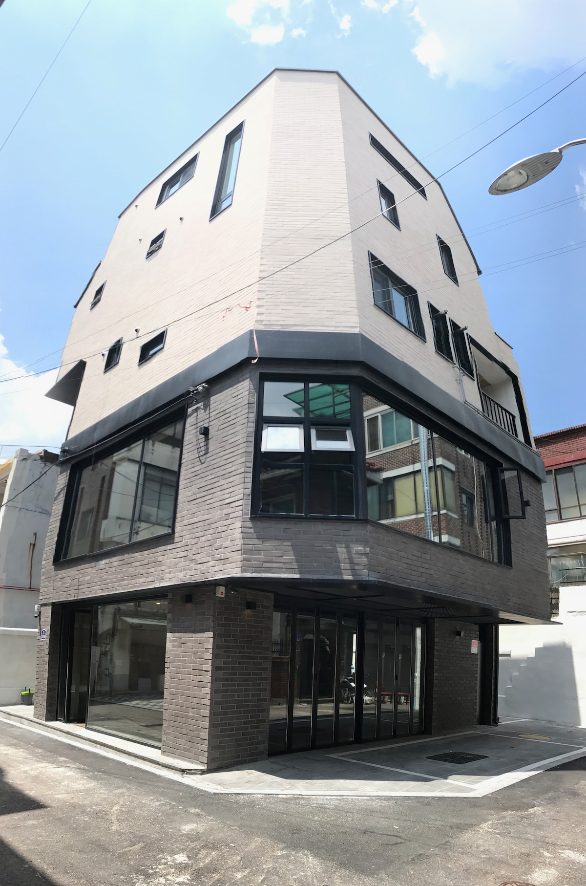 阁楼复式公寓、高天花板、Central Yeonnam-dong