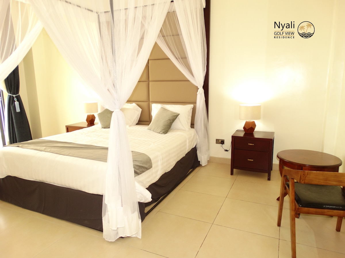 Nyali高尔夫景观住宅双卧室复式公寓