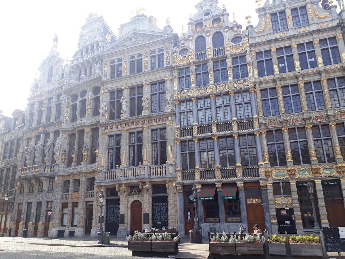 来Bourse ， Grand Place ，就在你身边。