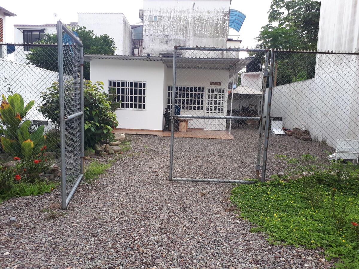 Casa confortable a 5minutos de centros comerciales