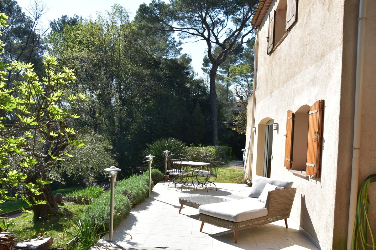 Design grd floor appart in villa Terrasse Garden