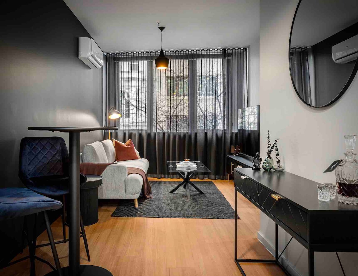 Central City Modern Apartment