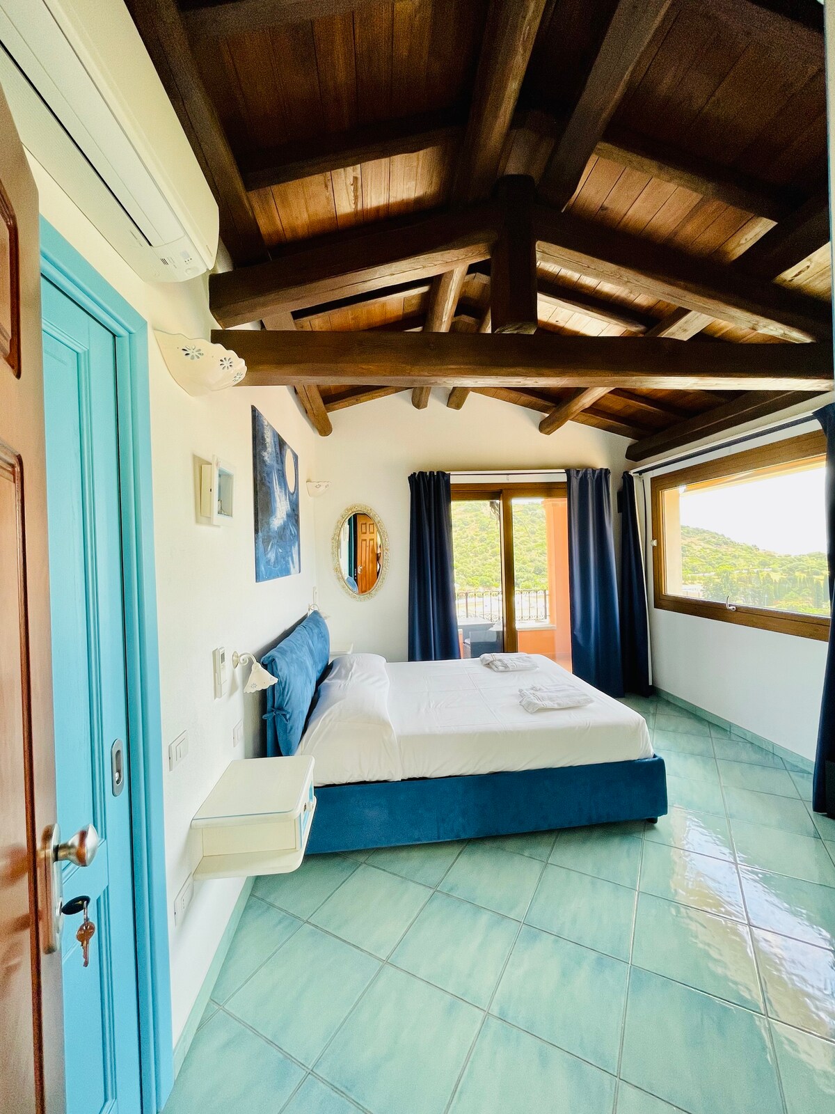 Panoramic Suite [500 m from the Beach] + Sea View