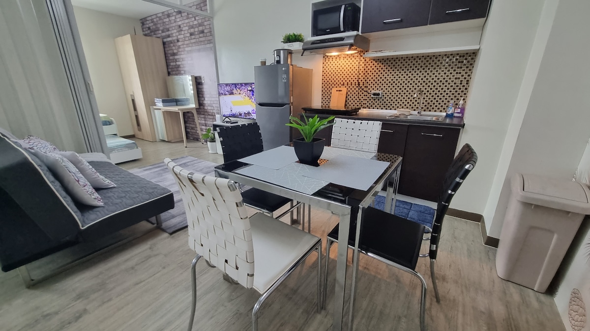 Cozy, Spacious, Staycation Home in Nuvali