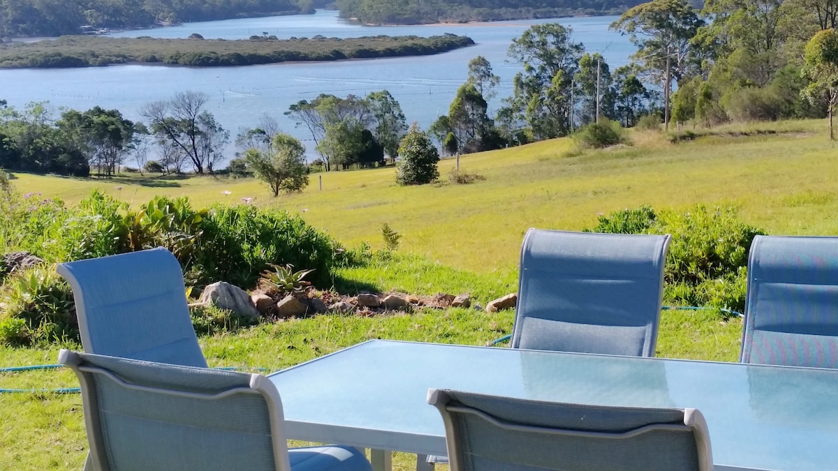 潘布拉湖（ Pambula Lake ）和海滩附近的5英亩区域，适合携带宠物入