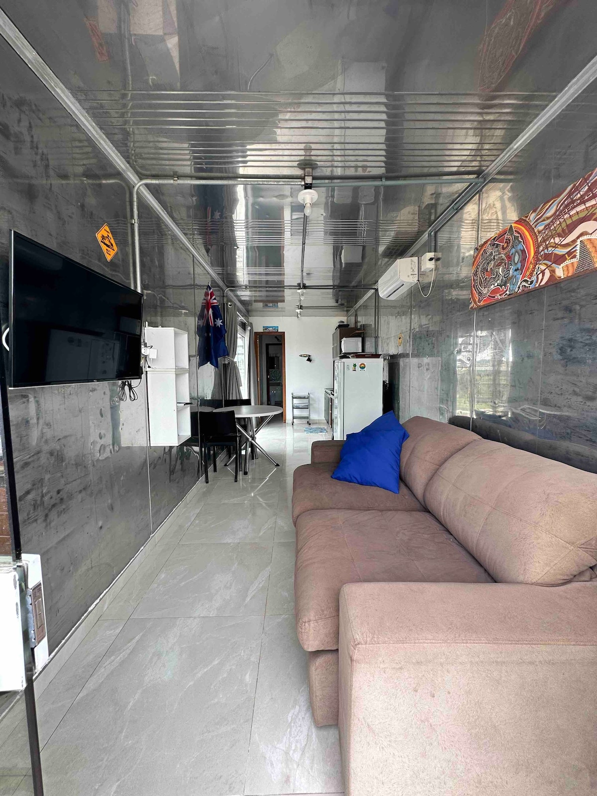#Lake View Guest House - Container Sydney