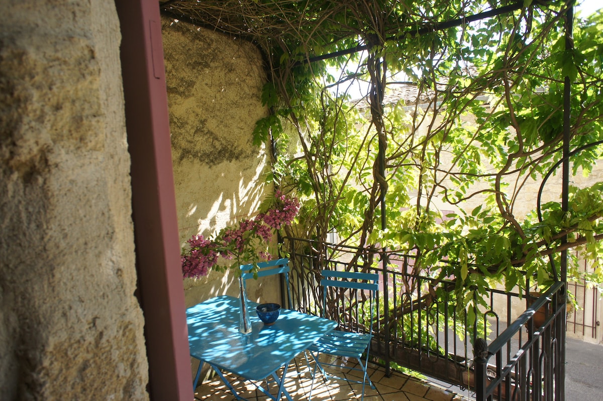 A charming stone house in the heart of the village