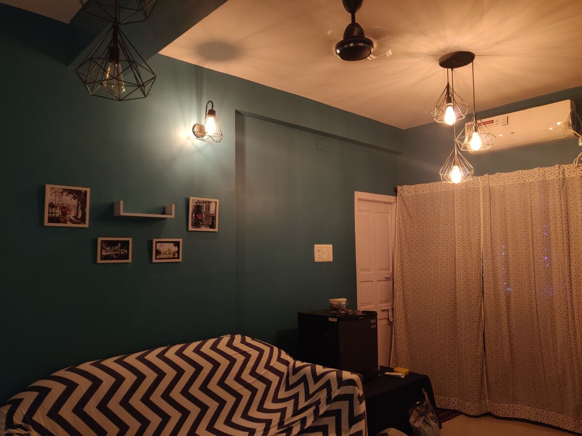 Blue Doors - Modern 2BHK Apartment in Kolkata