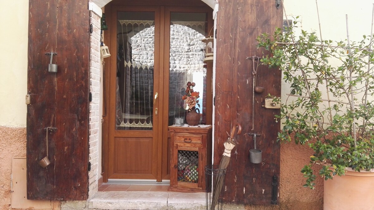 Un'affascinante casa nell'antico borgo