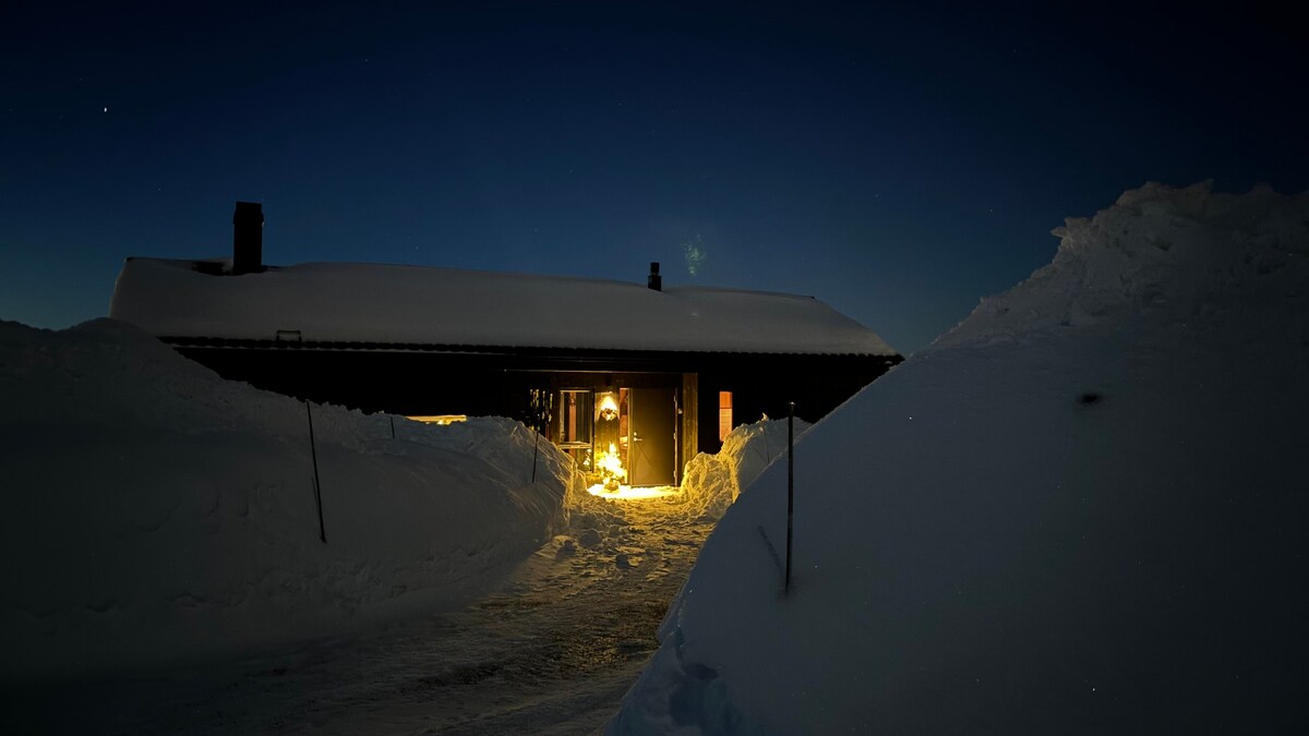 Arkitekttegnet hytte ved Mylla. Ski in/out. Utsikt