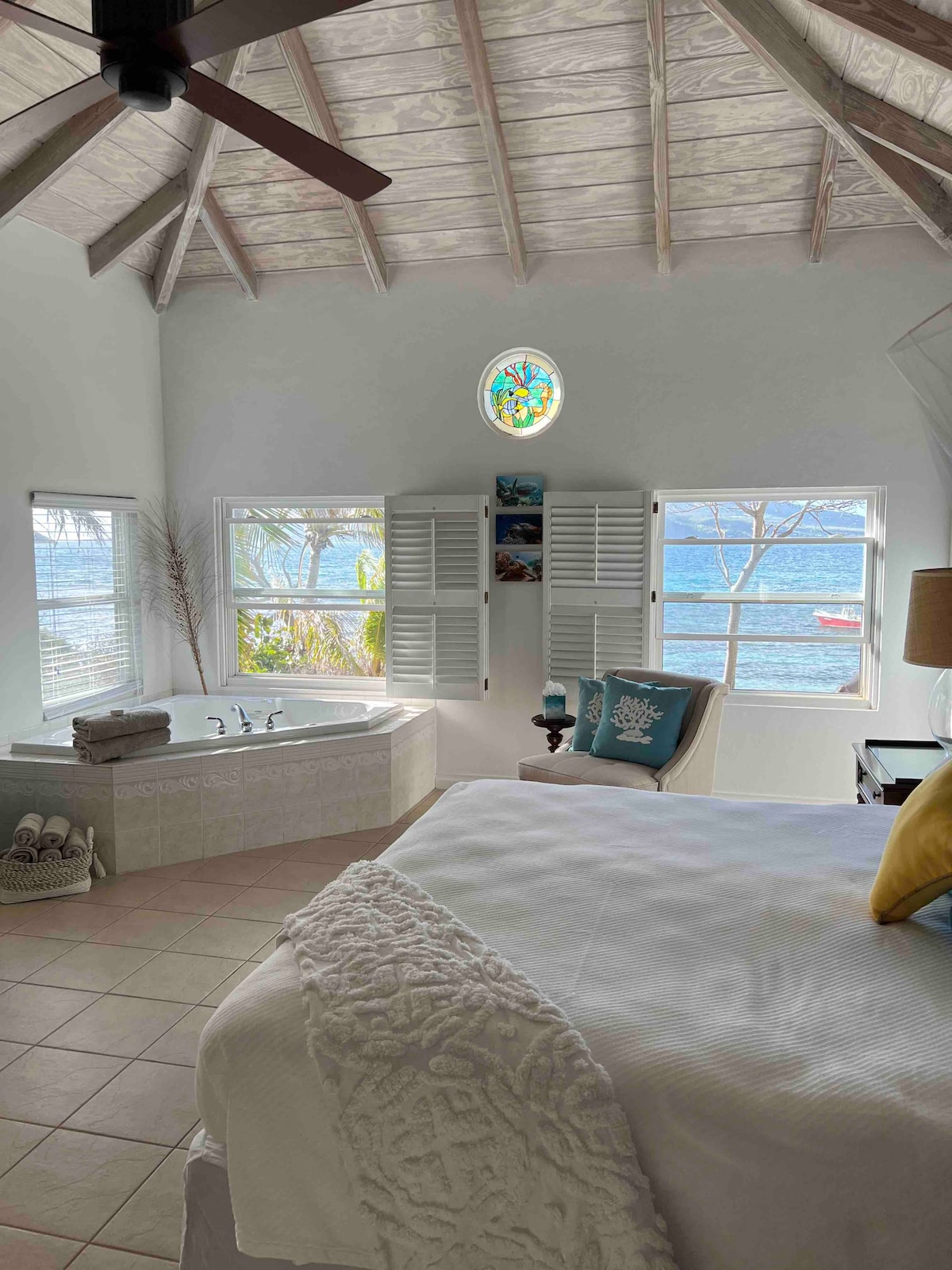 Turtle Beach 2 Bedroom Beachfront home