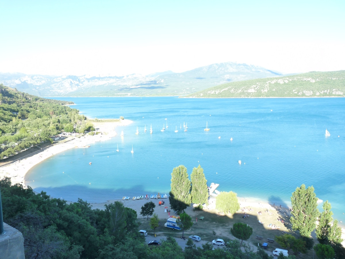 verdon Lakes附近的村庄别墅