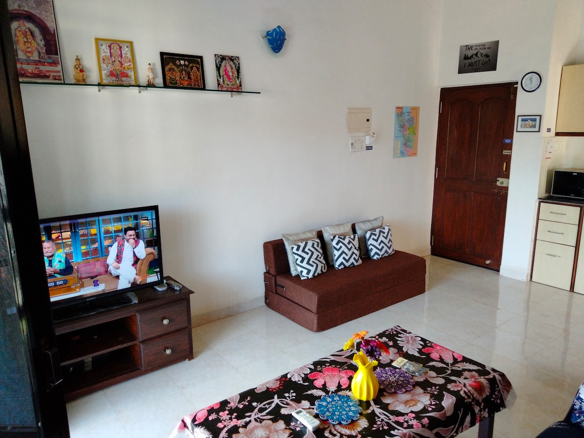 Calangute Beach Holiday Apt (2AC,Wi-Fi,2Balc,OTrc)