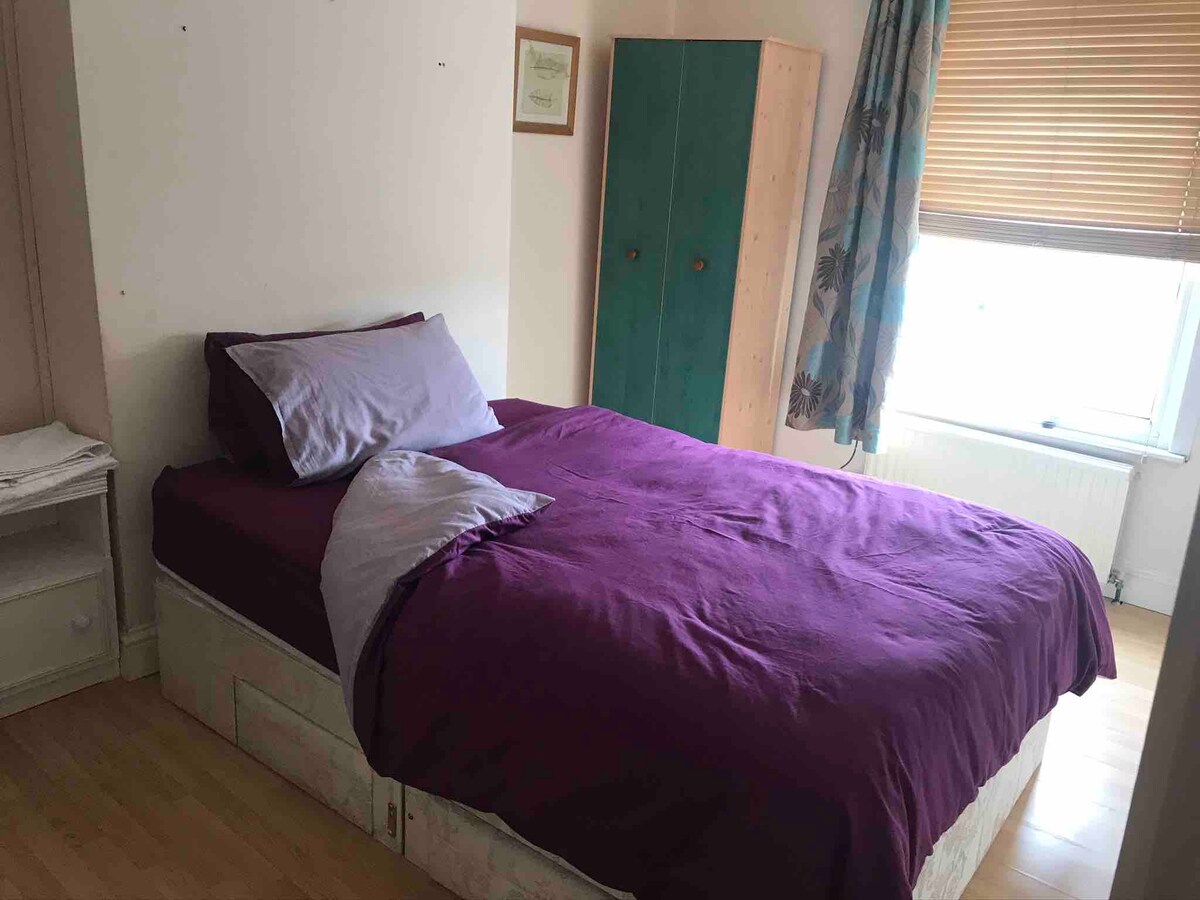 Double room to let