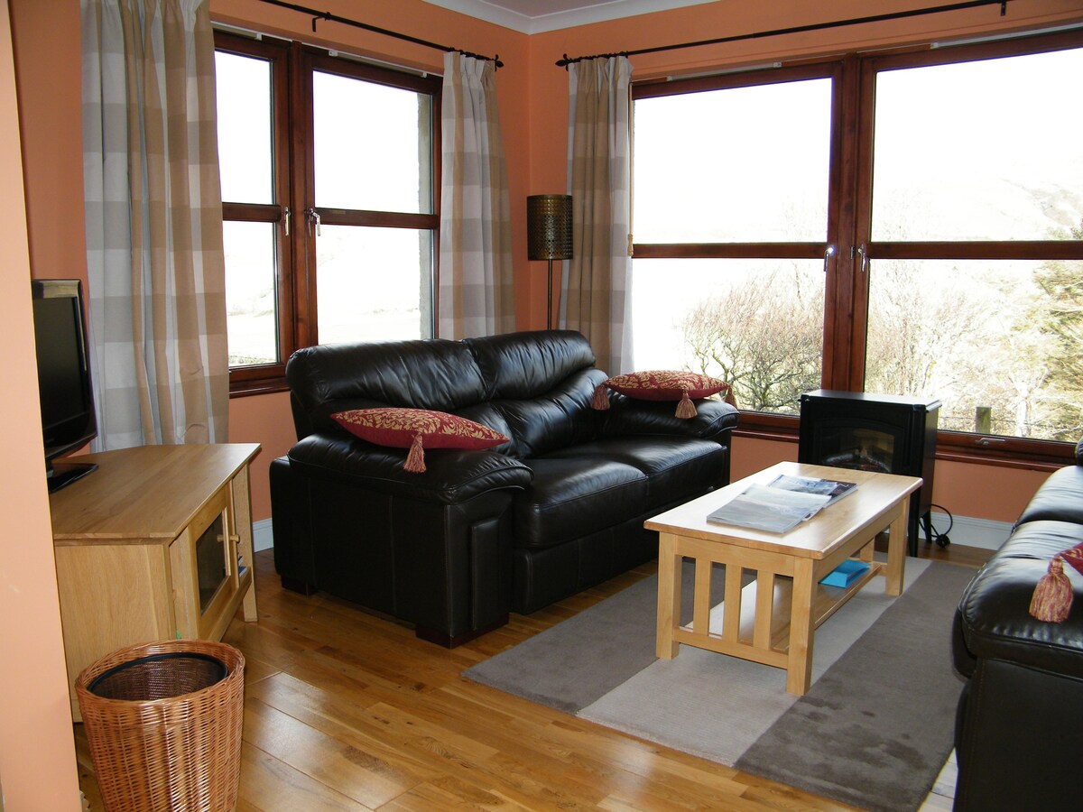 Morrison Cottage, 8 Satran, Carbost, Isle of Skye