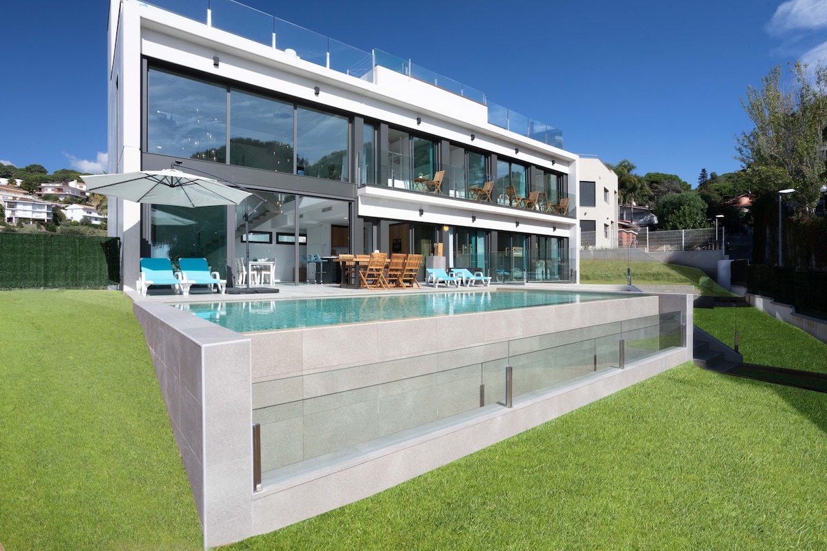 全新：巴塞罗那海岸海滩别墅（ Villa Costa Barcelona BEACH ） 2个无边泳池