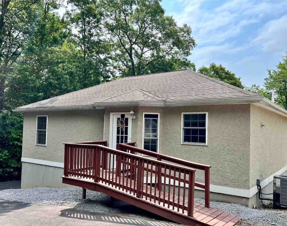 Peaceful Country Two Bedroom House