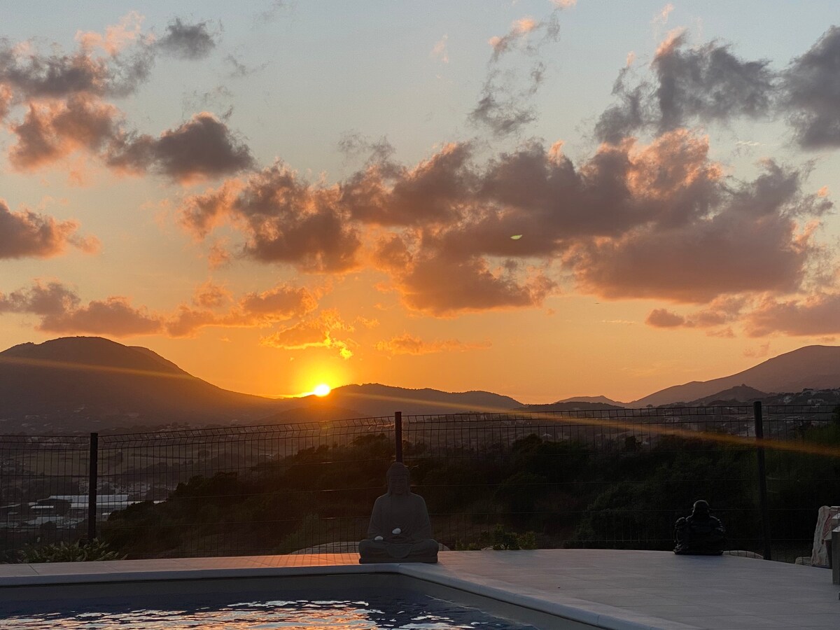 Très belle villa T3 avec piscine et vue dégagé