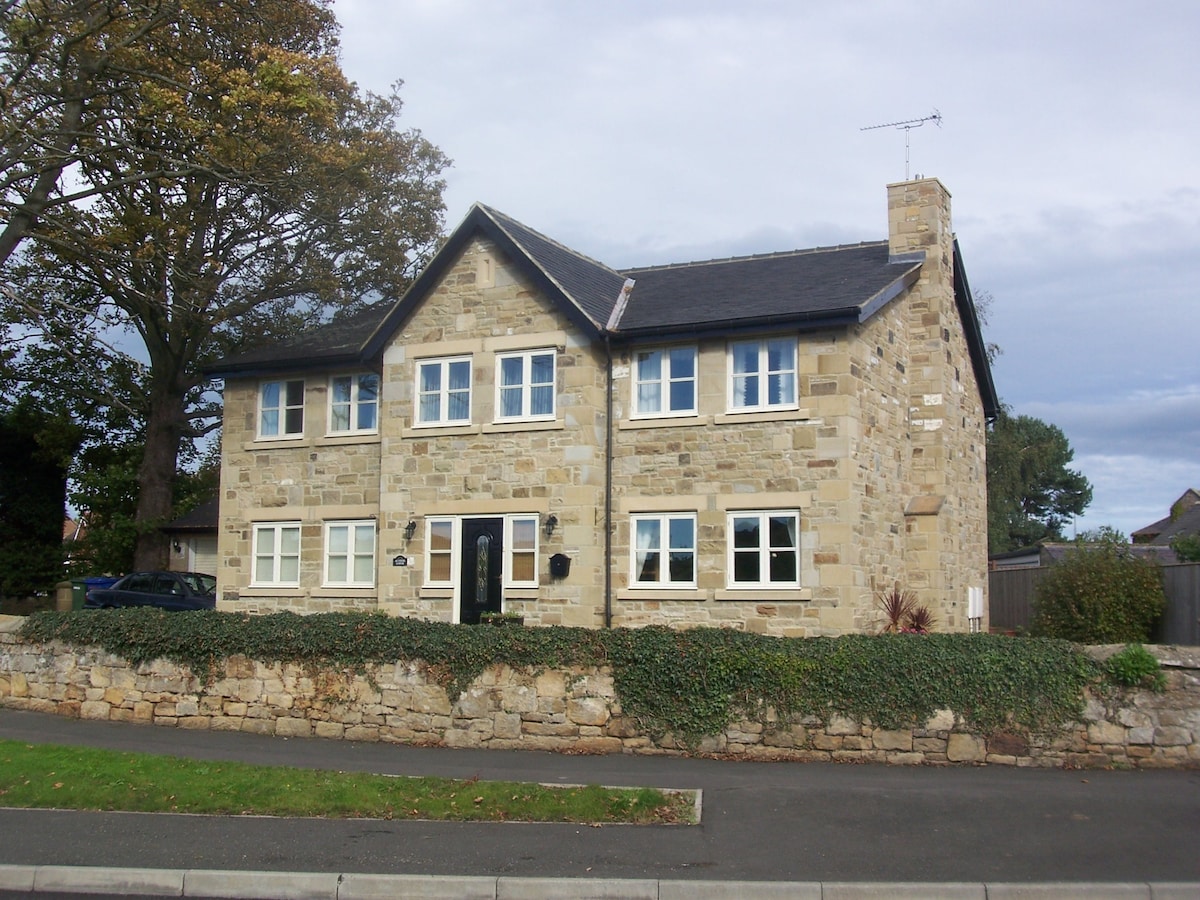 Alnside Lodge - Lesbury Alnmouth  (Hot tub)