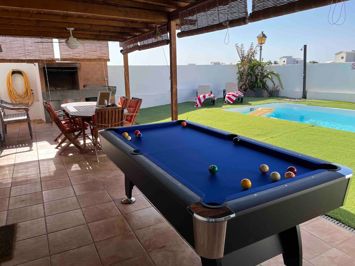 Casa en Playa Blanca con piscina privada