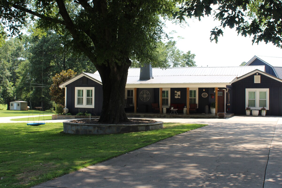 Waltons Retreat in McCalla Area