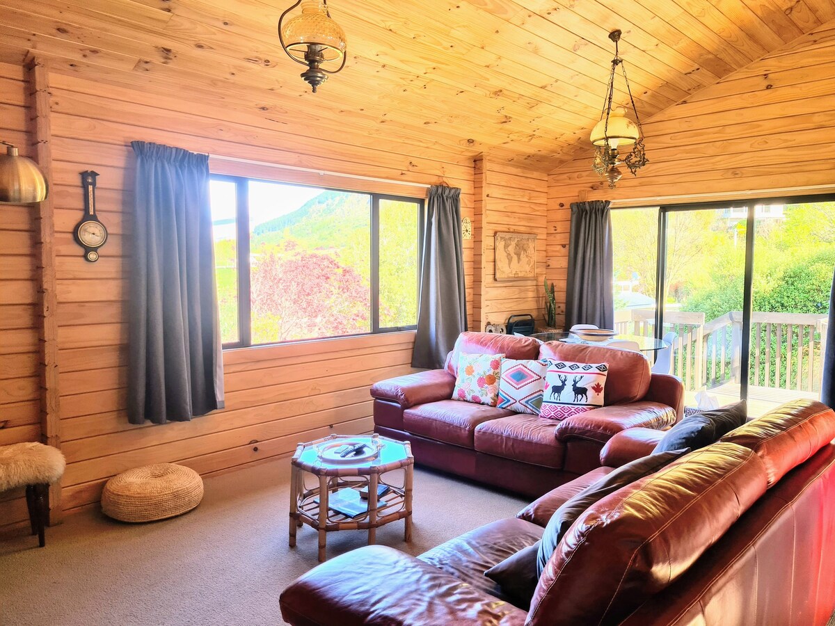 Arrowtown漂亮度假木屋中的一间卧室