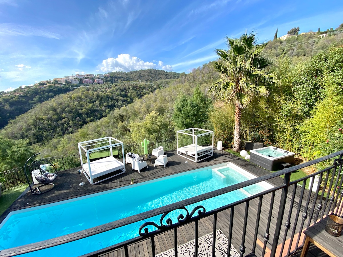 VILLA COLINA DELUXE Room Pool and Hill View