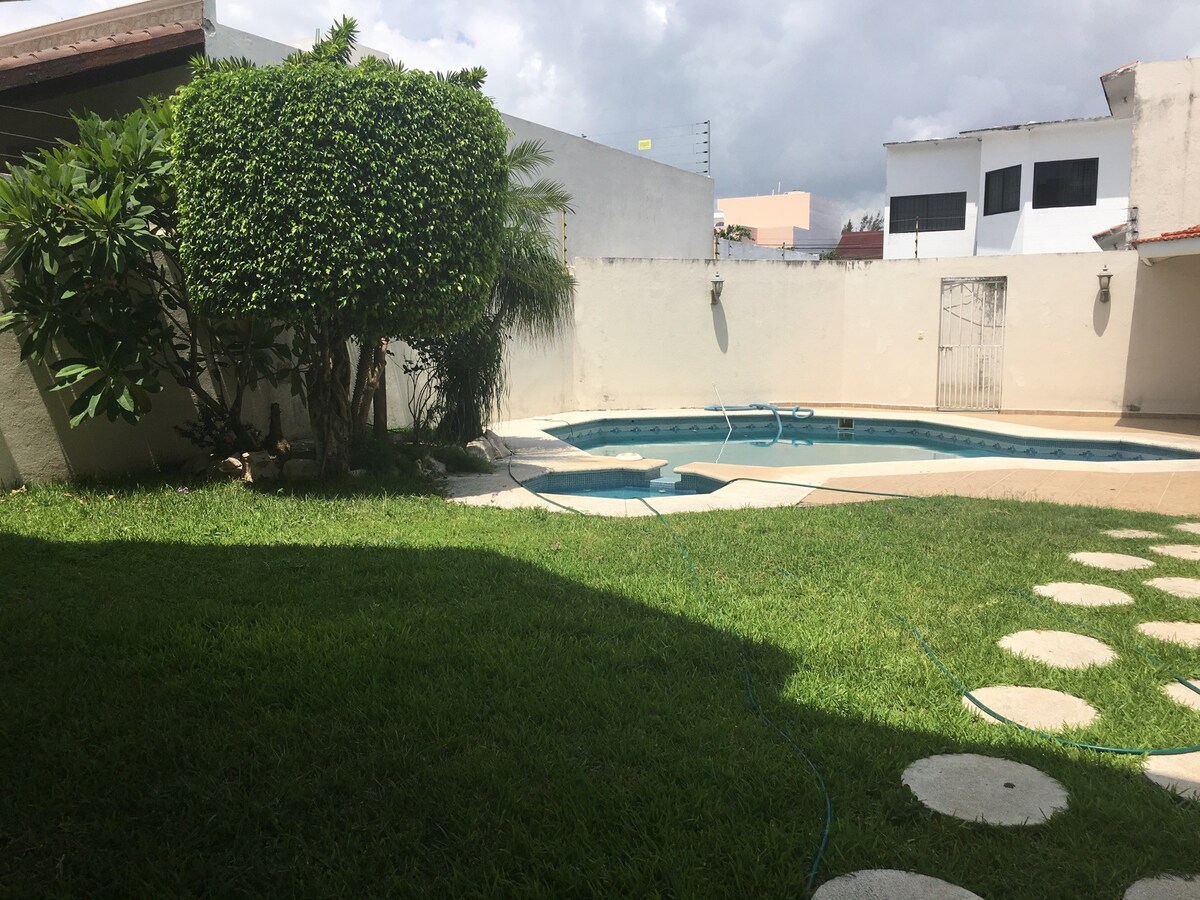 Costa de Oro房源，带私人花园和泳池
