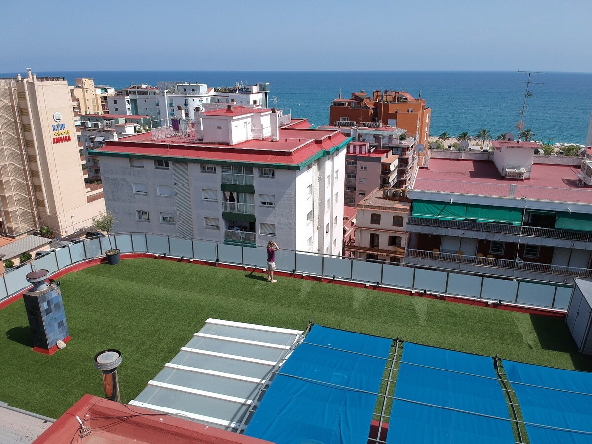 Calella Skyline。大露台。