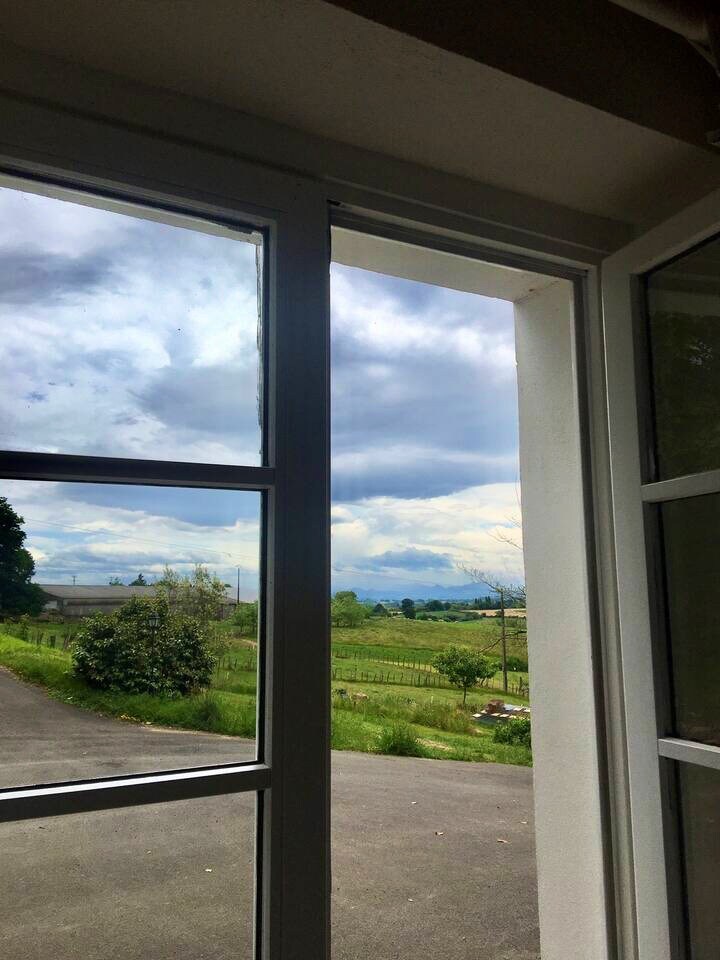 Chambre dans la ferme Alxukia au Pays Basque