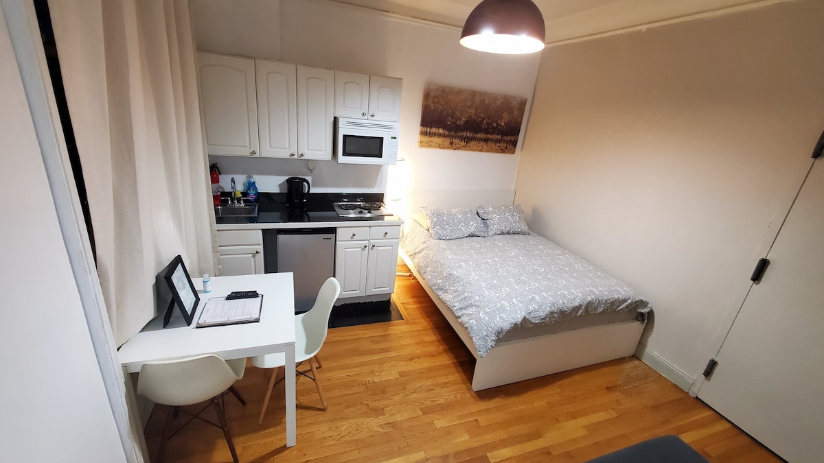 A +位置优越的单间公寓（标准双人床和日式床垫）